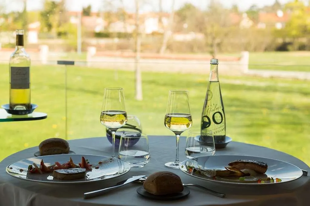 Domaine La Charpiniere, The Originals Collection Hotel Saint-Galmier France